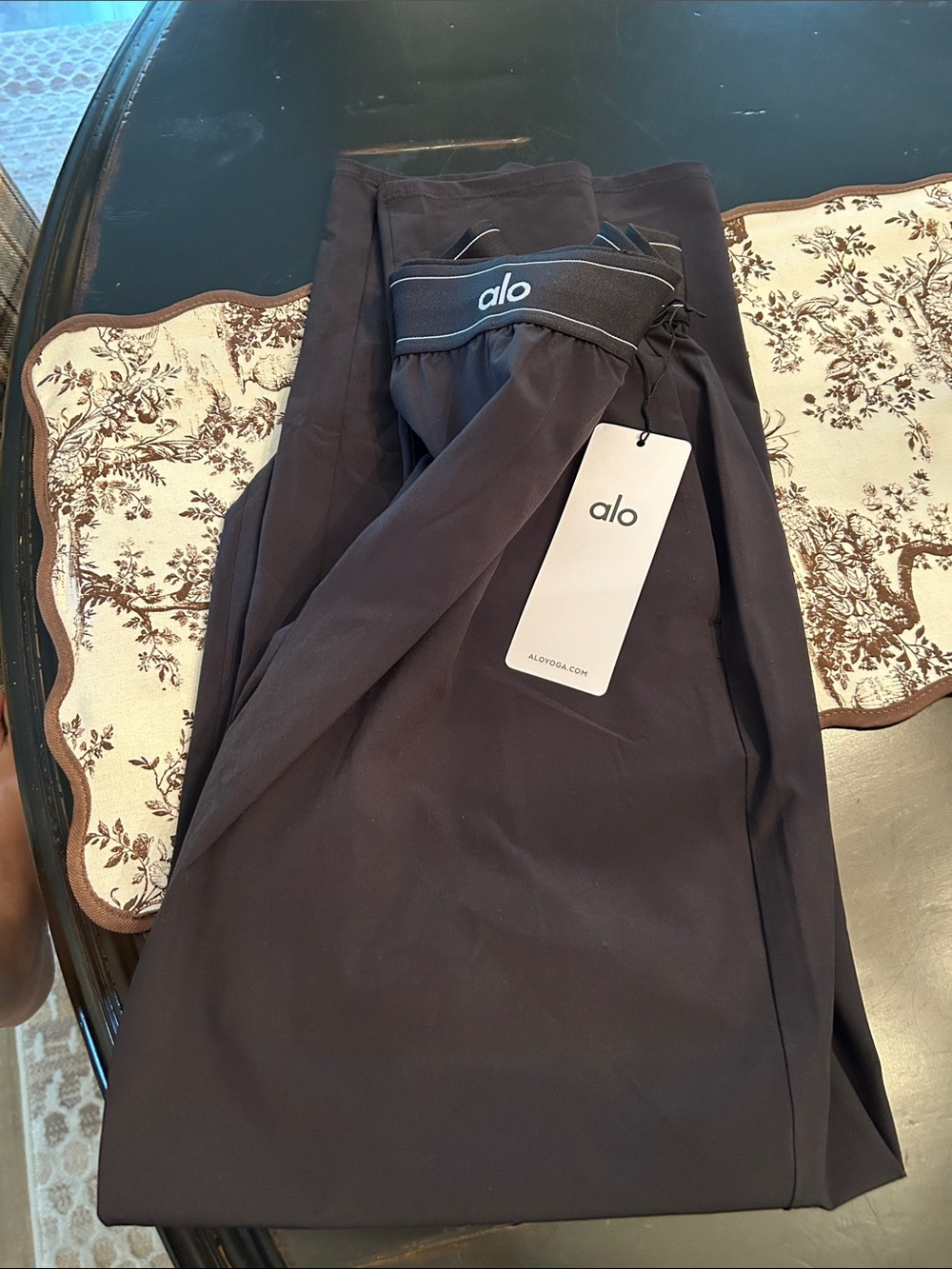 ALO Yoga Womens Black Athletic Joggers NWT